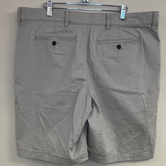 NWT LL Bean Lake Washed Stretch Khaki Shorts - Picture 4 of 7